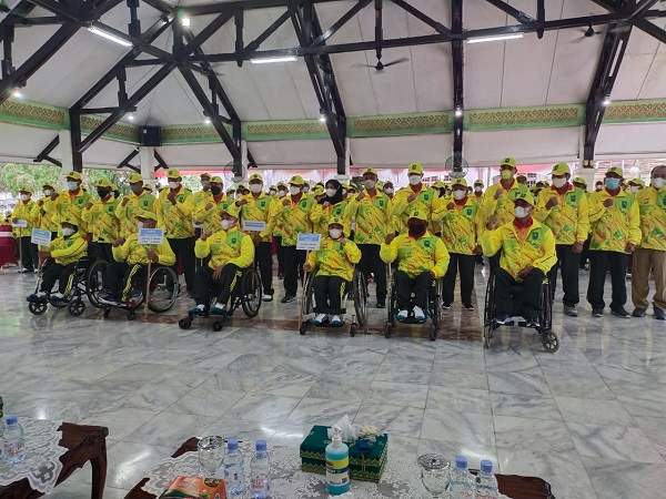 Lepas Atlet Paralimpik Riau Ke  Peparnas XVI Papua, Ini Pesan Gubernur Riau